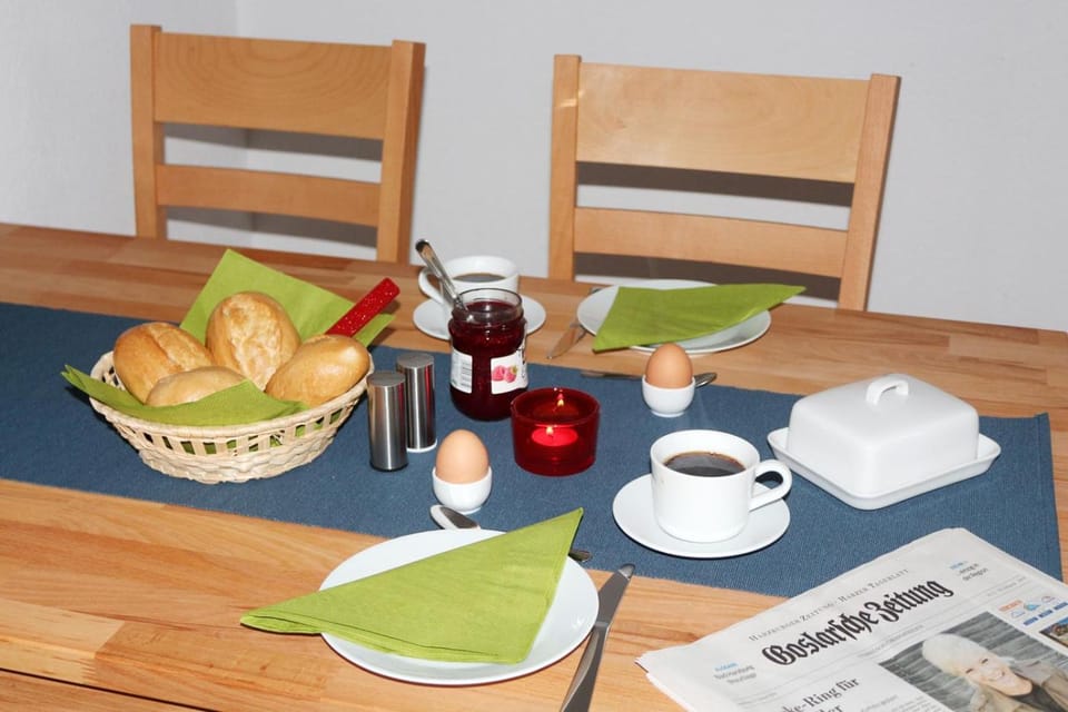 Decorative detail, Seating area, Dining area, Breakfast