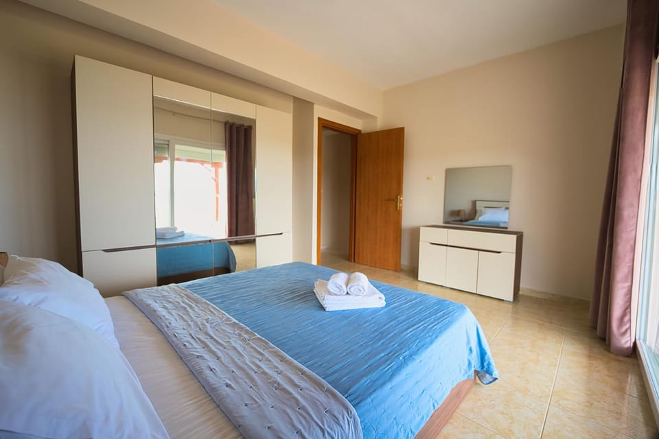 Bed, Photo of the whole room, Bedroom, towels, wardrobe