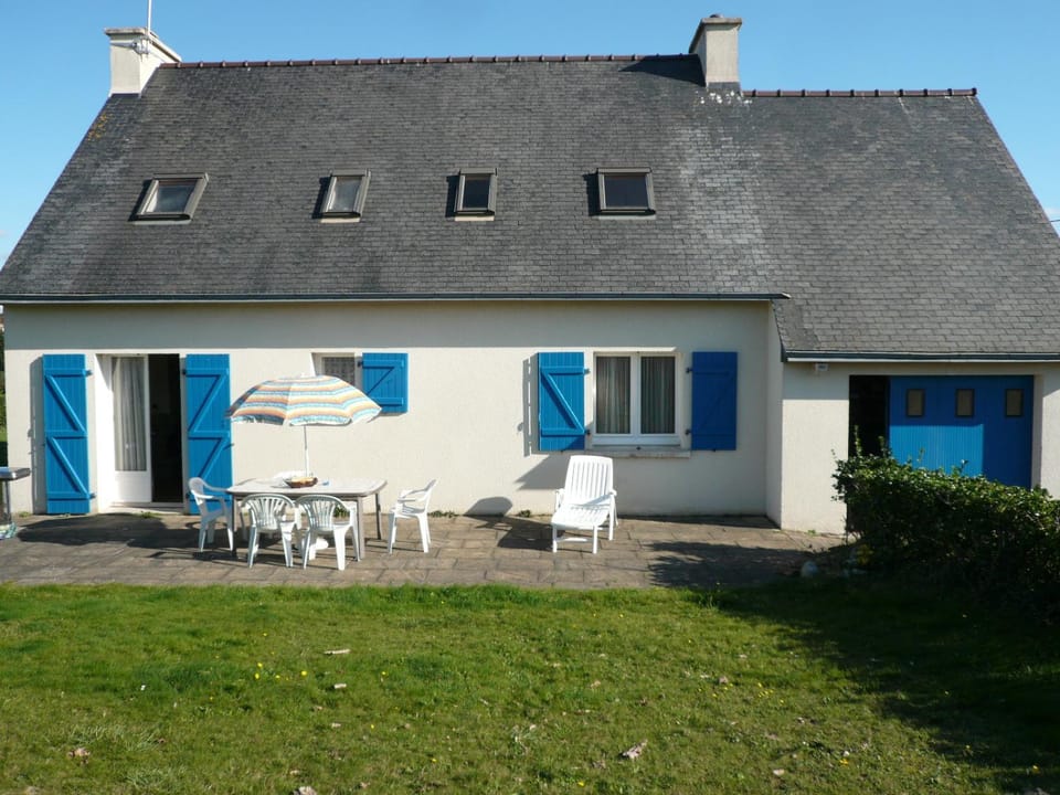 les volets bleus, 100m de la plage House in Crozon