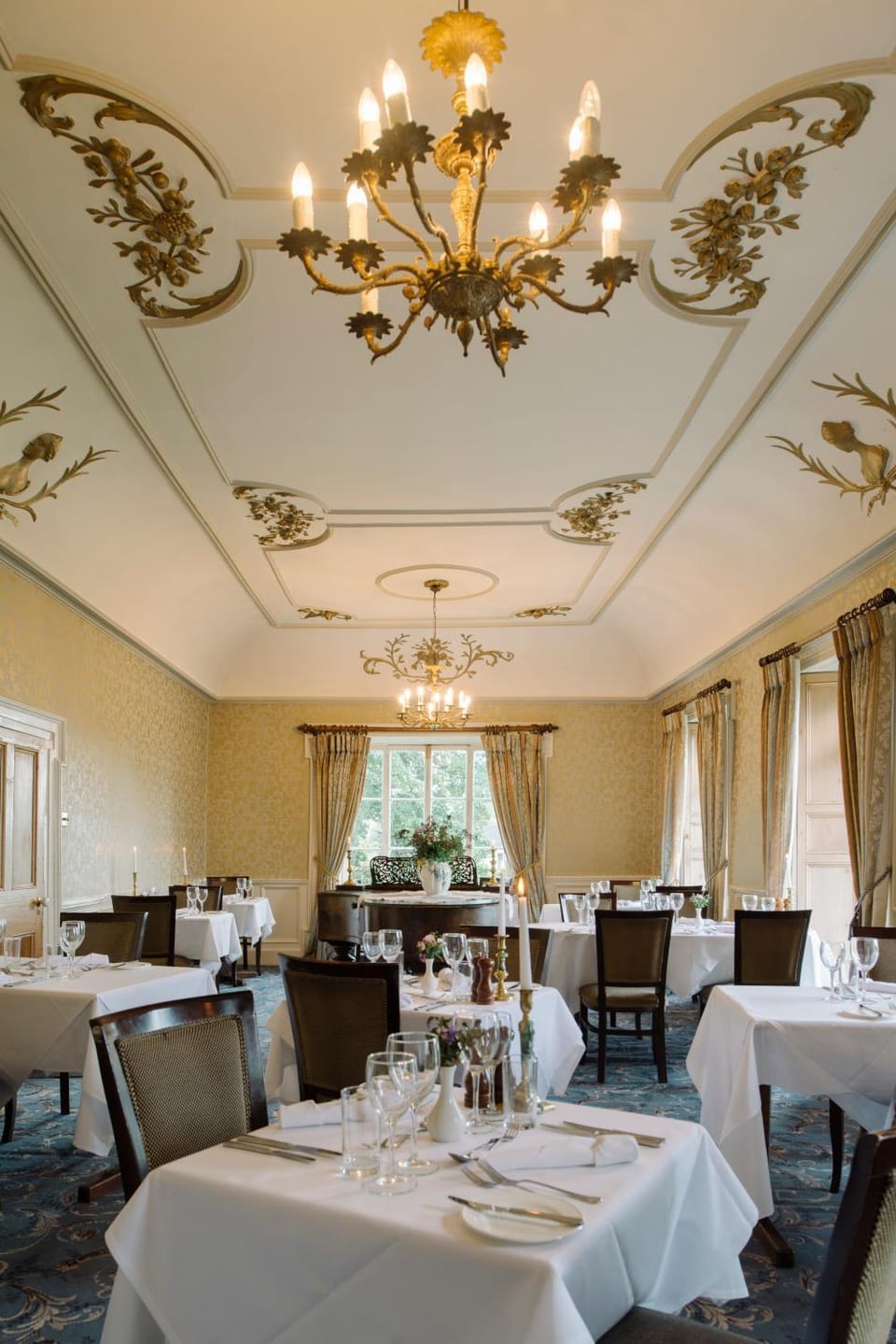 Restaurant/places to eat, Dining area