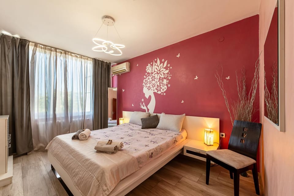 Bed, Bedroom, towels