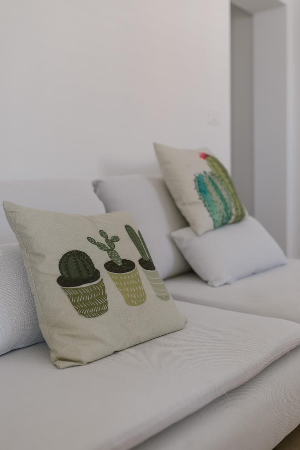 Living room, Decorative detail, Seating area