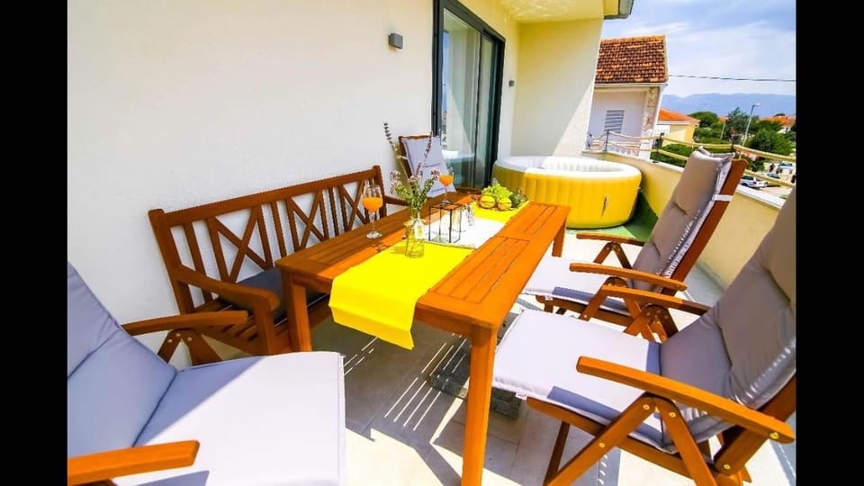 Hot Tub, Balcony/Terrace, Balcony/Terrace, City view, Sea view