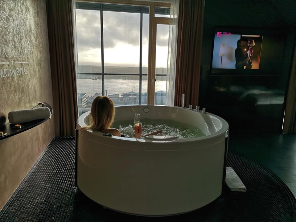 Panorama-27 Jacuzzi Apartment by LIUKSAI Apartment in Klaipėda