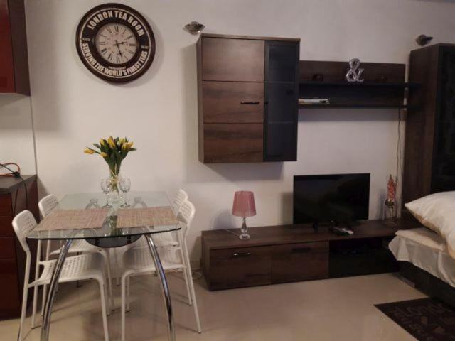 Communal lounge/ TV room, Dining area