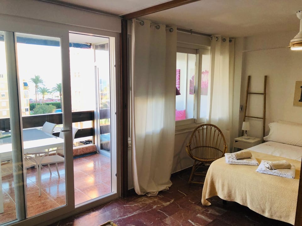 Apartamento frente al mar (Avda costa Blanca) Apartment in Alicante