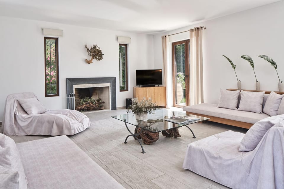 TV and multimedia, Living room, Seating area