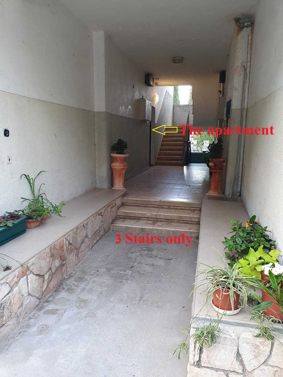 3 Stairs Only to Cozy Flat on Hillel st Apartment in Haifa