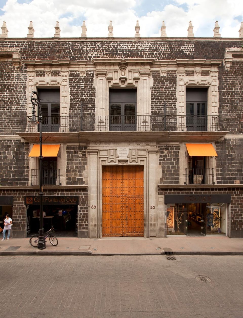 Facade/entrance