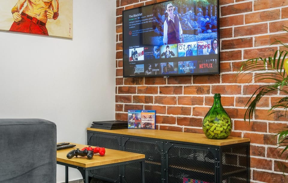 TV and multimedia, Living room, Seating area