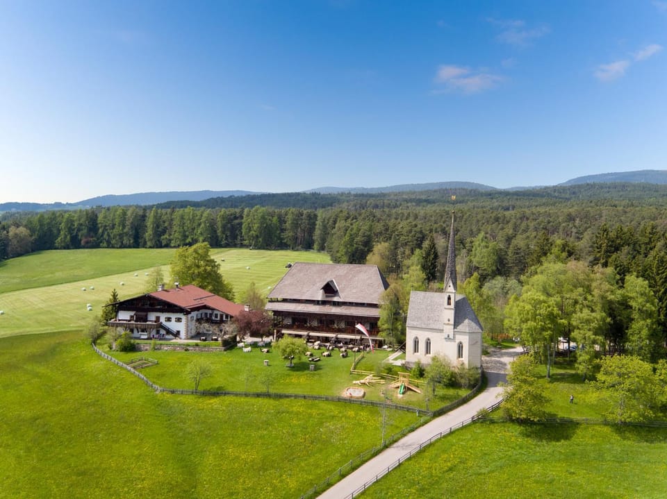 Property building, Restaurant/places to eat, Natural landscape, Bird's eye view, Hiking, Hiking, Mountain view, Mountain view