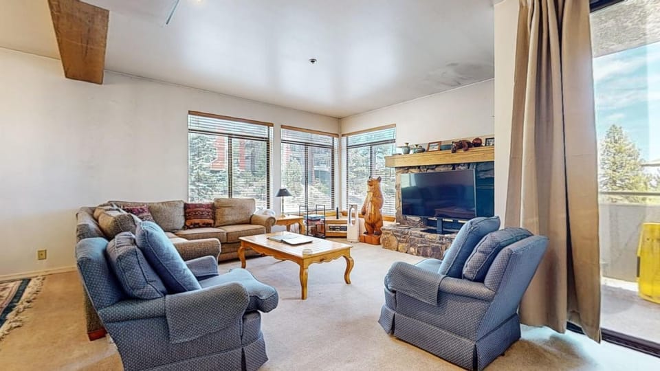 Silver Bear 18 Condo Apartment in Mammoth Lakes
