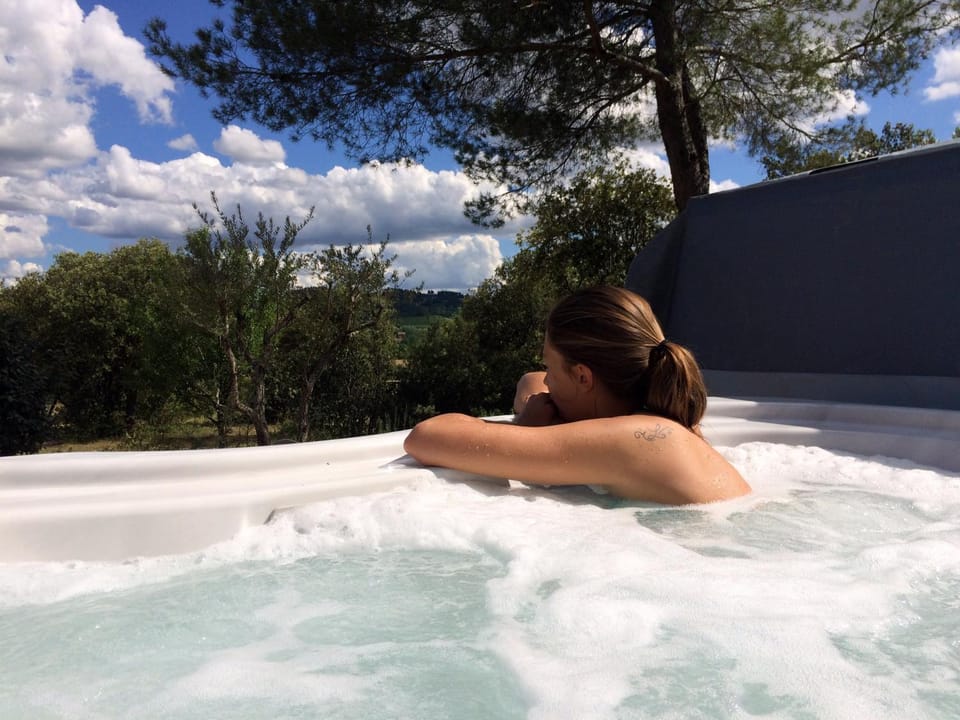 Natural landscape, Spa and wellness centre/facilities, Guests, Garden view