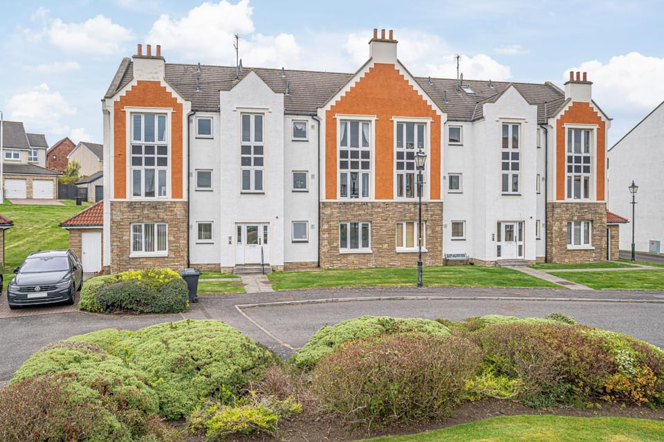 Super Prime Luxury Waterfront View DBay by TBA Apartment in Scotland
