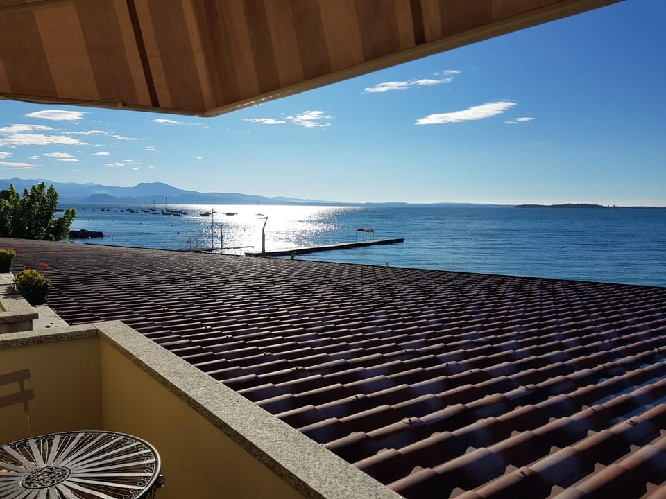 Balcony/Terrace, Lake view