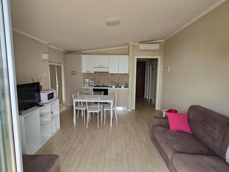 Kitchen or kitchenette, Living room, Dining area, stove