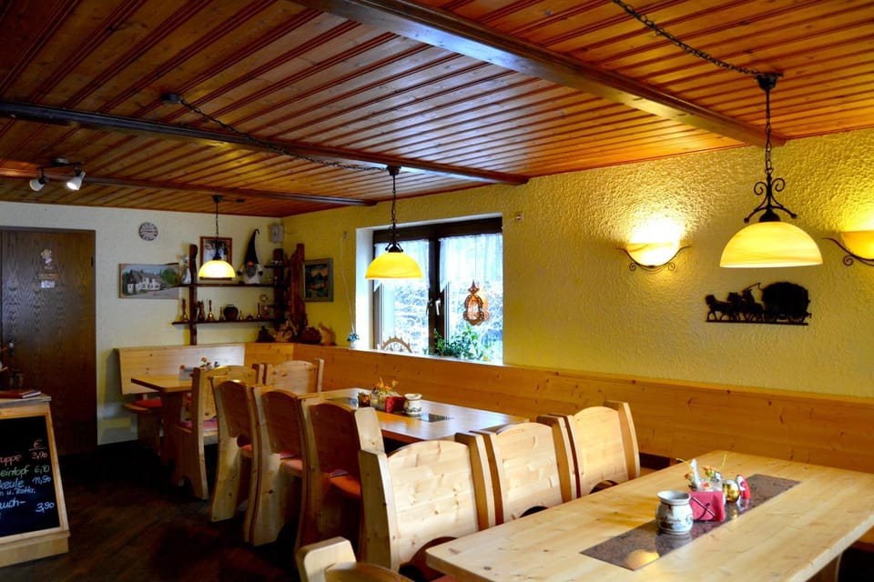 Restaurant/places to eat