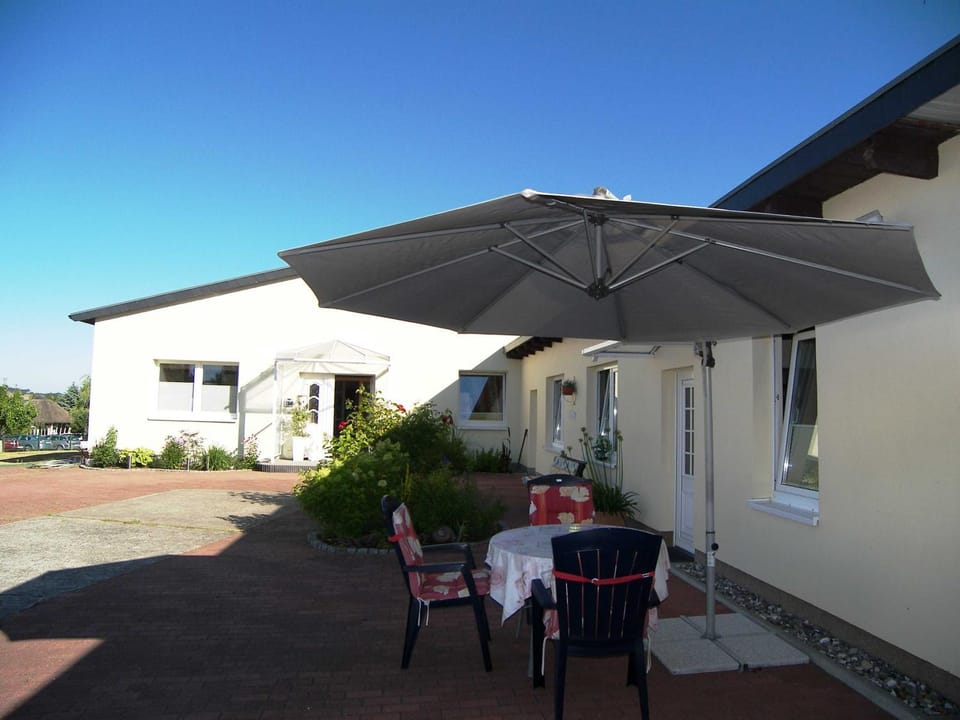 Property building, Patio, Garden, Dining area