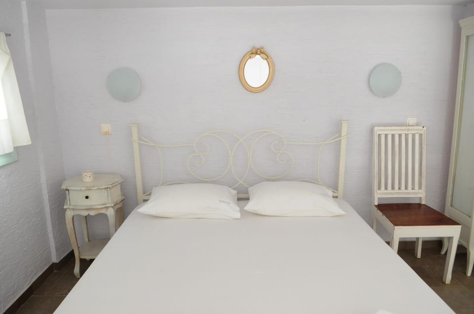 Crisio Studios Apartment hotel in Euboea