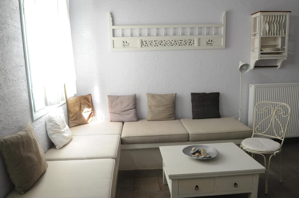 Crisio Studios Apartment hotel in Euboea