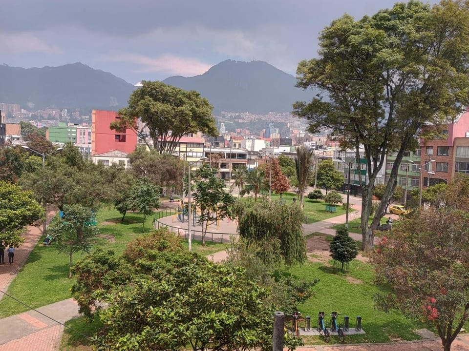 City view, Mountain view, Street view, Quiet street view