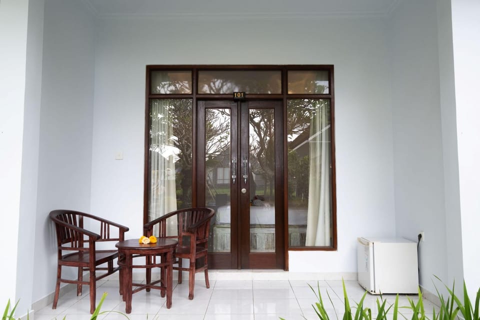 Day, Balcony/Terrace, Seating area, Garden view