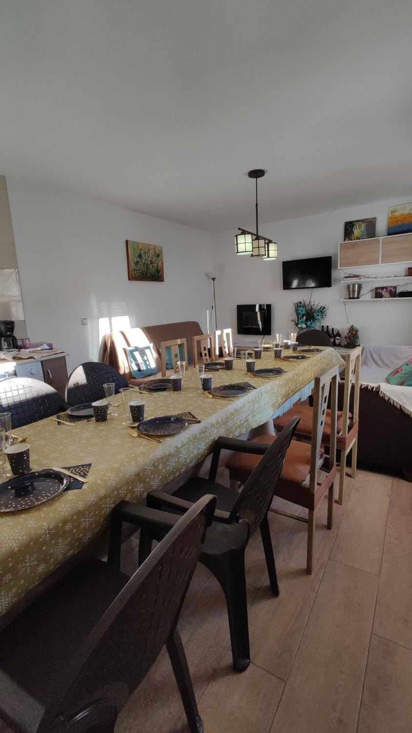 Living room, Seating area, On site, Food