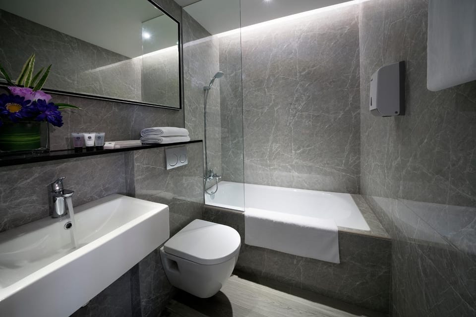Shower, Shower, Toilet, Bathroom