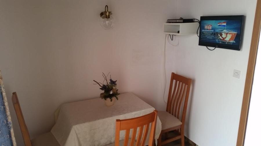TV and multimedia, Dining area