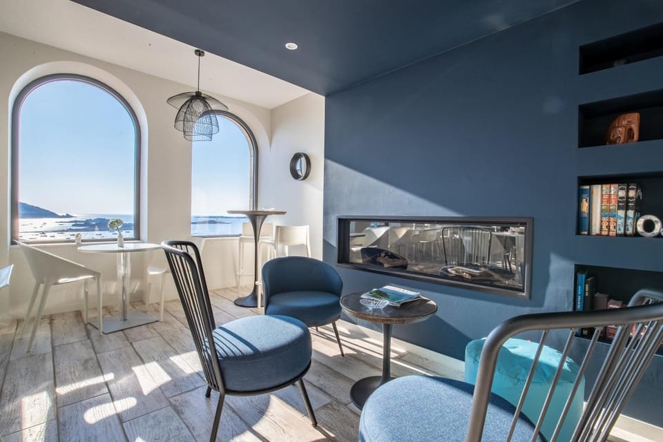 Seating area, Sea view, Breakfast