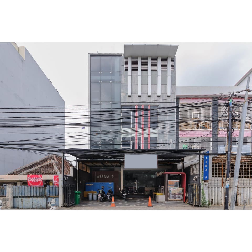 Facade/entrance