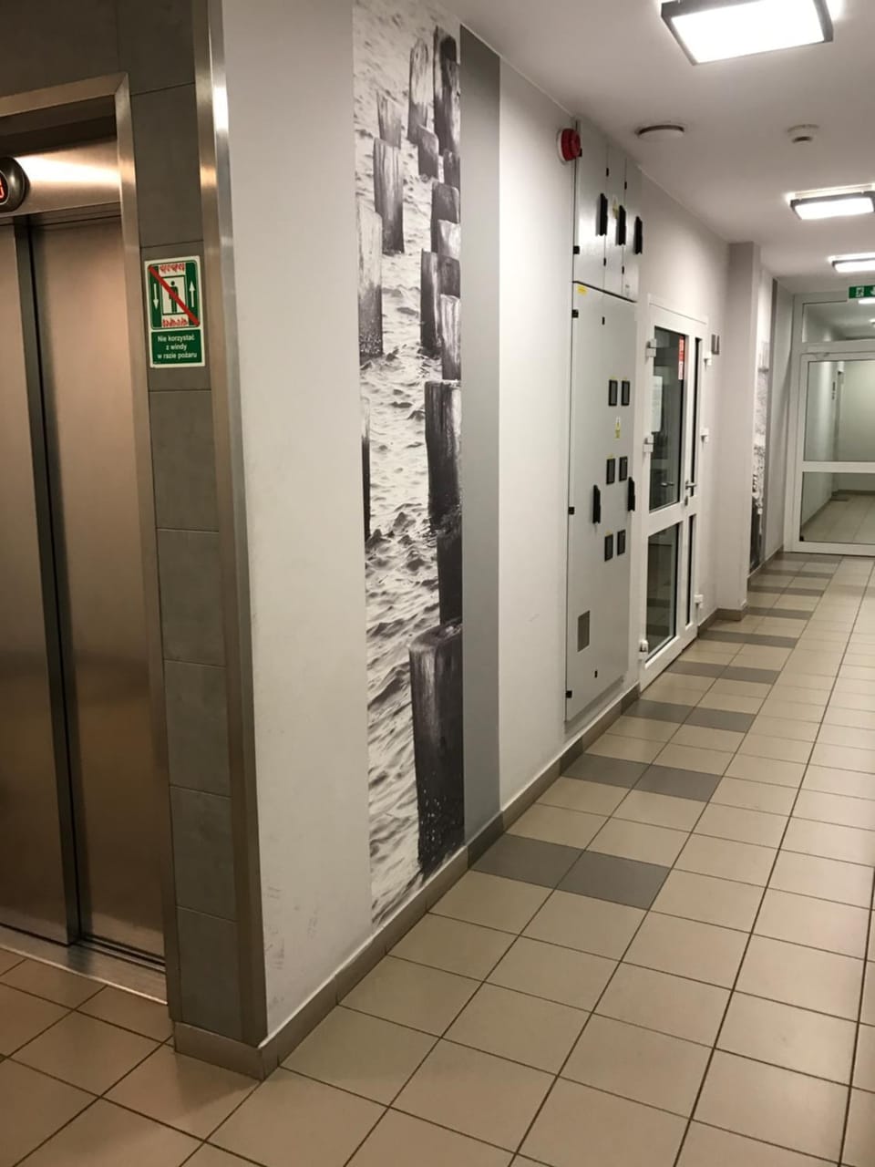 Property building, Facade/entrance, Lobby or reception, Floor plan, On site