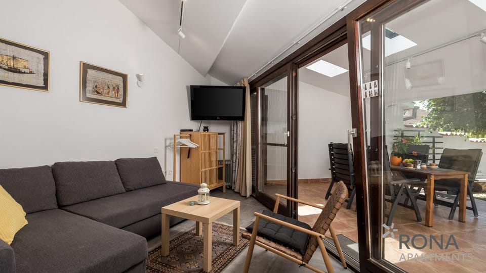 Balcony/Terrace, Living room