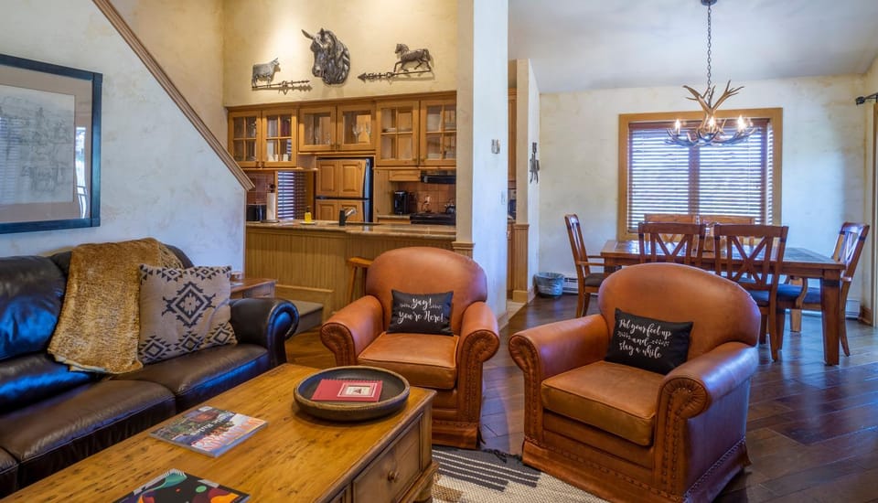 Bear Claw 615 - True Ski-in Ski-out Access, Slope Views & Winter Shuttle! Apartment in Steamboat Springs