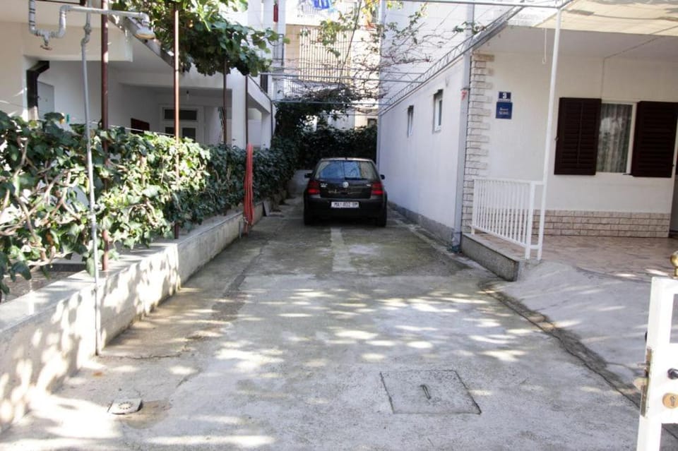 Property building, Parking