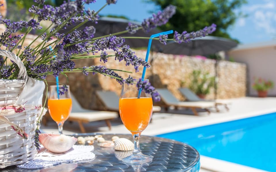 Pool view, Swimming pool, Drinks