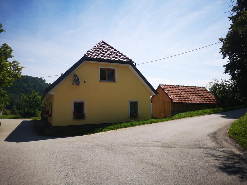 Property building, Facade/entrance, On site