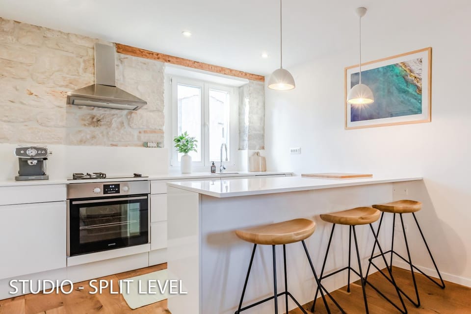 Coffee/tea facilities, Kitchen or kitchenette, Photo of the whole room, Dining area, dishwasher, pet friendly, stove, kitchen