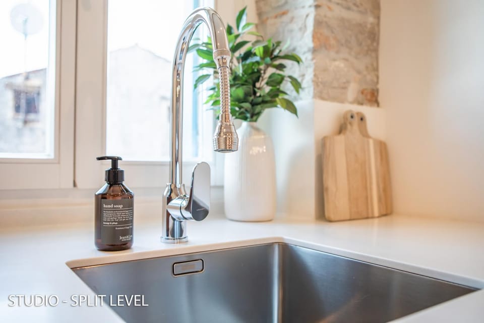 Kitchen or kitchenette, kitchen