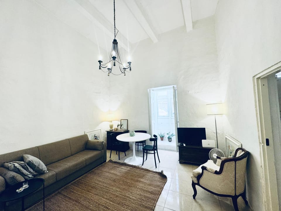 townhouse cospicua , ( 3 cities-valletta ) ferry House in Malta
