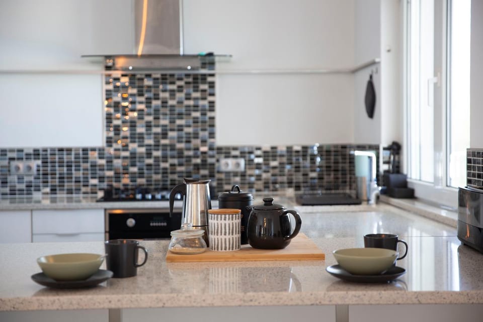 Coffee/tea facilities, toaster