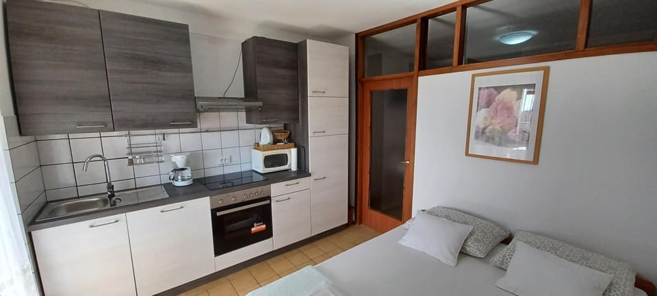 Mirta 1 Apartment in Istria County