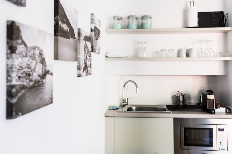 Coffee/tea facilities, Kitchen or kitchenette, microwave