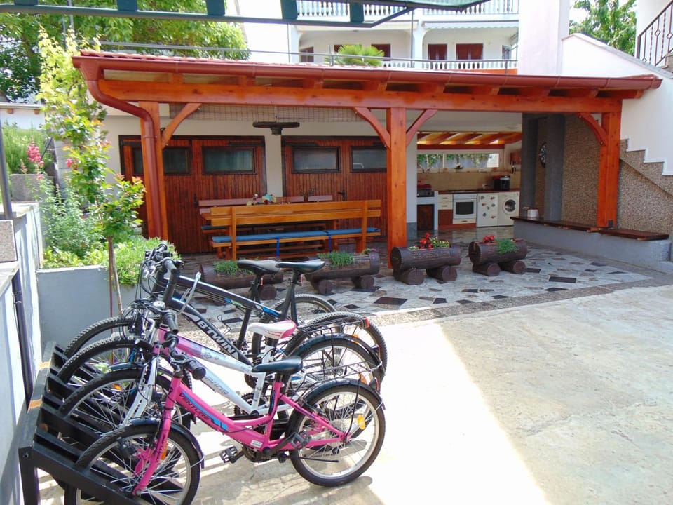 Patio, Activities