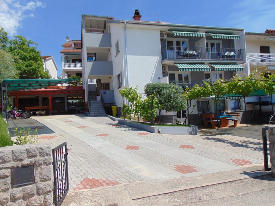 Property building, Parking