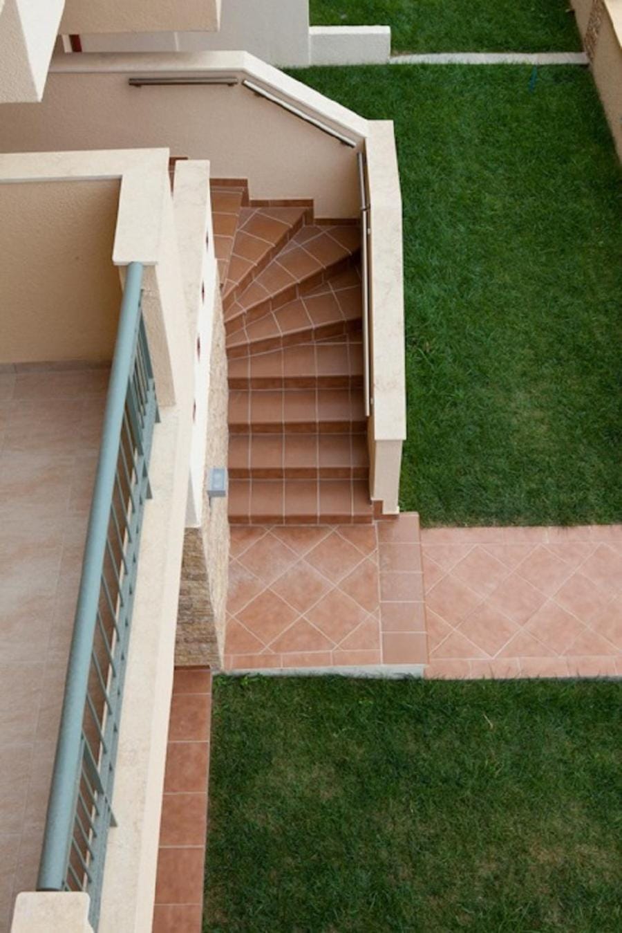 Facade/entrance, Bird's eye view