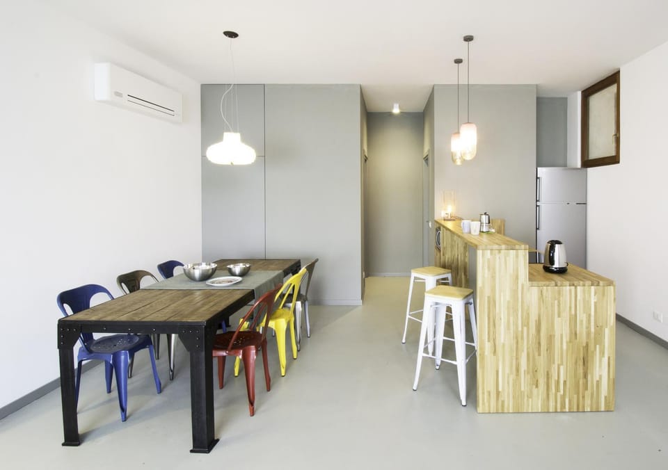 Kitchen or kitchenette, Dining area, air conditioner