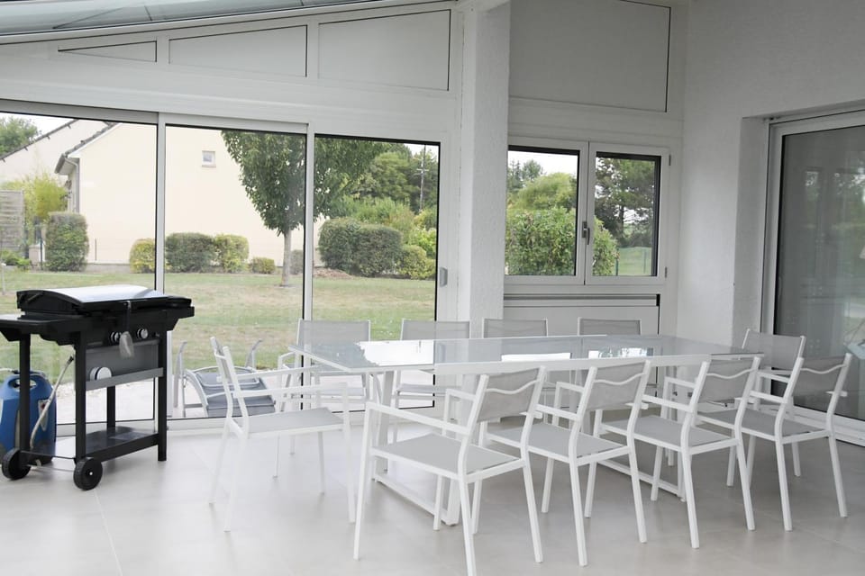 Patio, Dining area