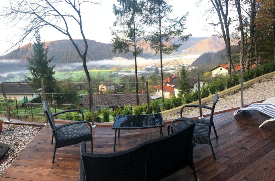 Balcony/Terrace, Balcony/Terrace, Mountain view