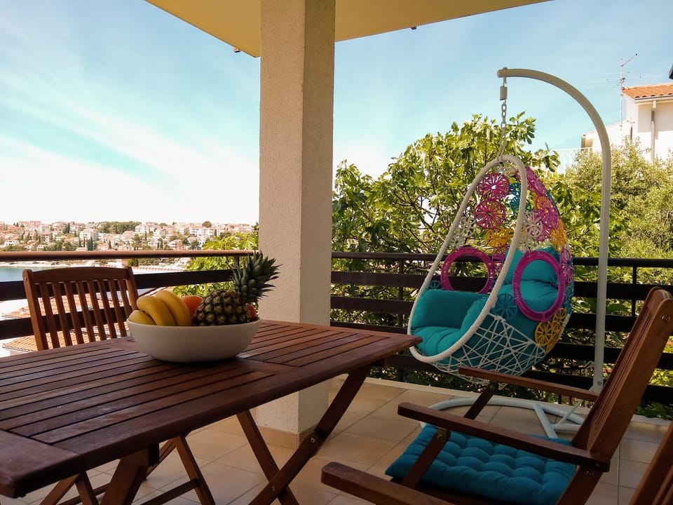Balcony/Terrace, Seating area, Dining area, Sea view